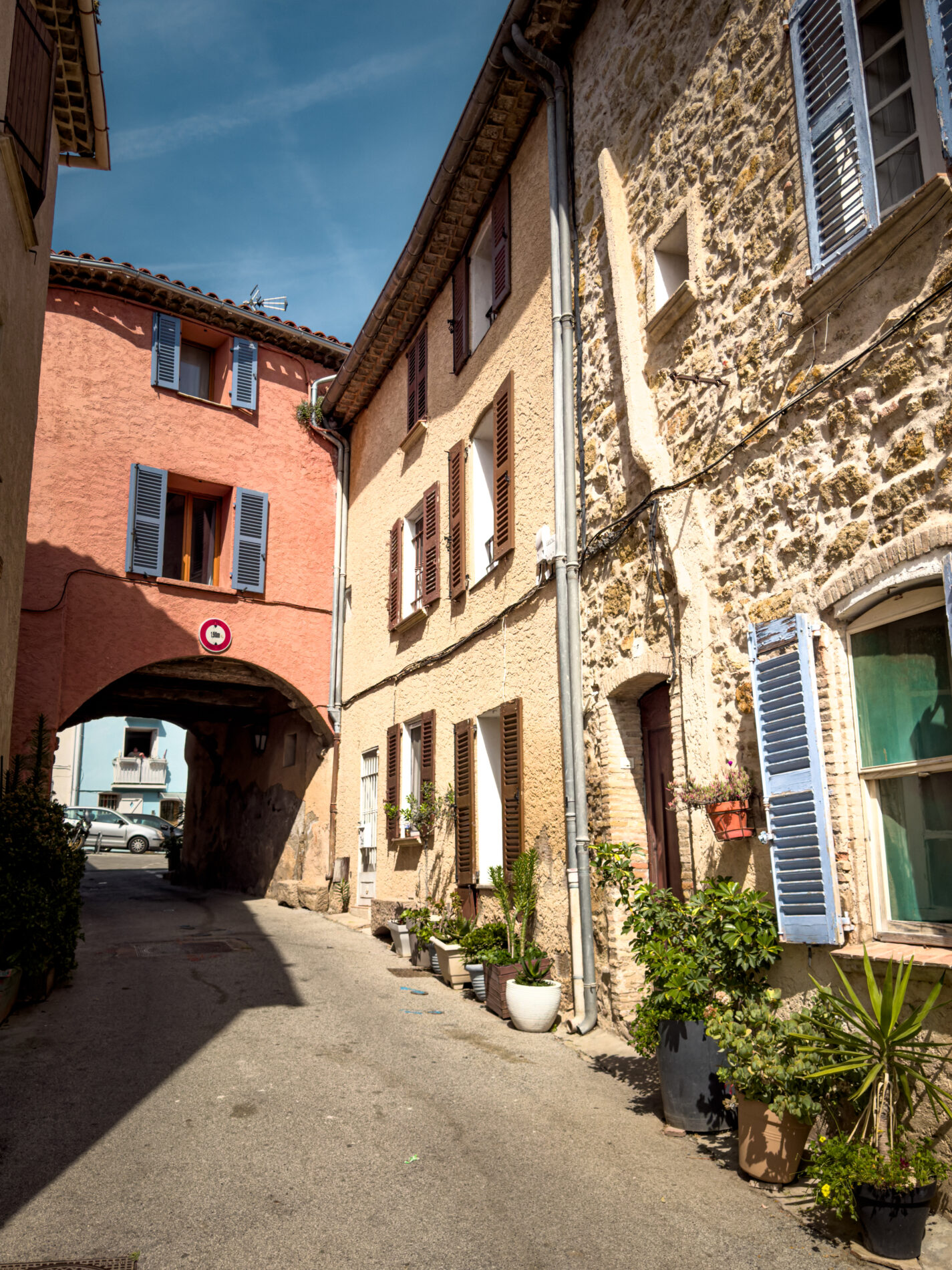portal Saint-Esprit, roquebrune sur argens