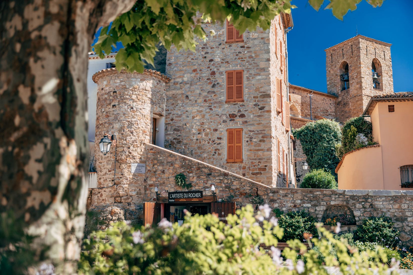 place Perrin à Roquebrune