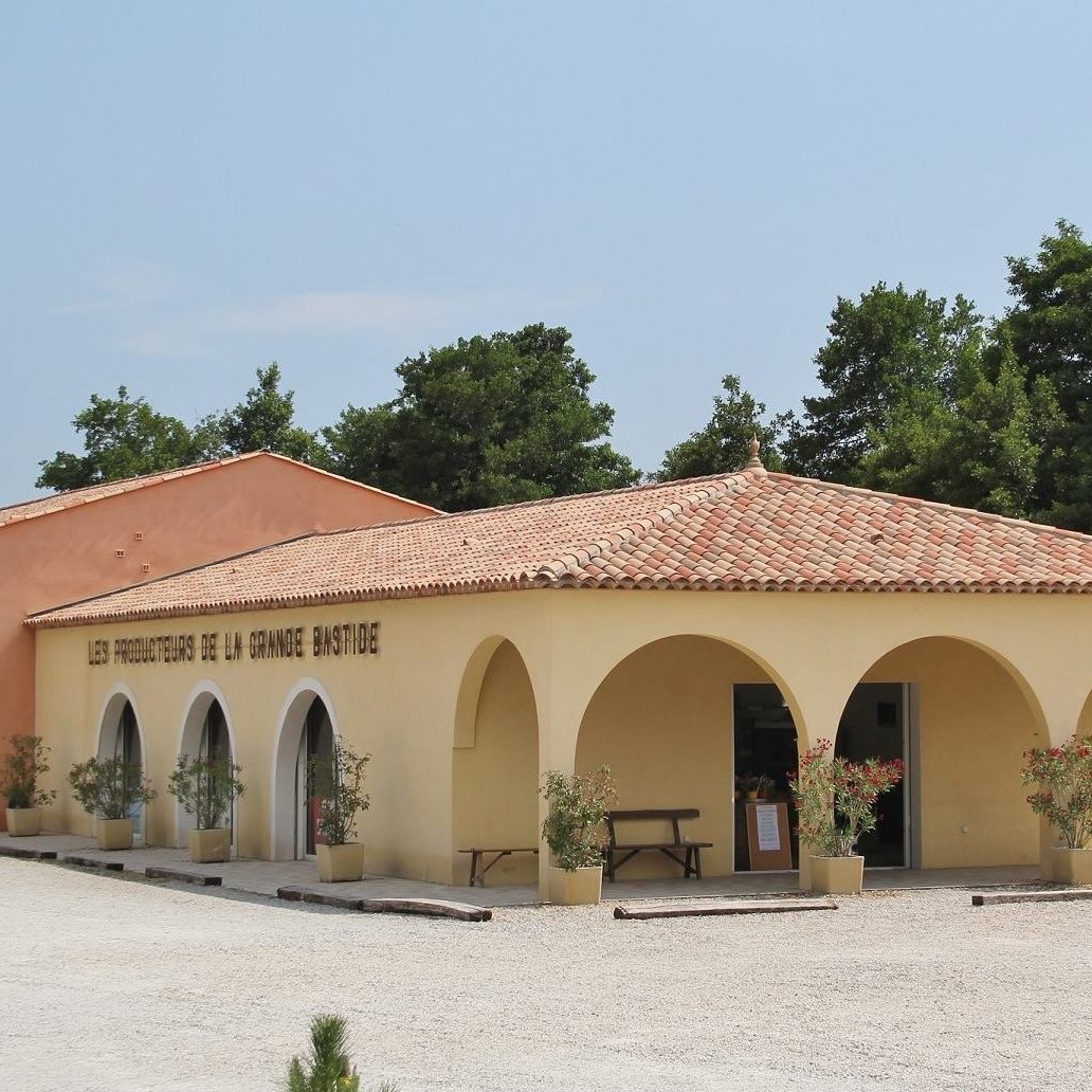extérieur de la boutique des producteurs de la Grande Bastide
