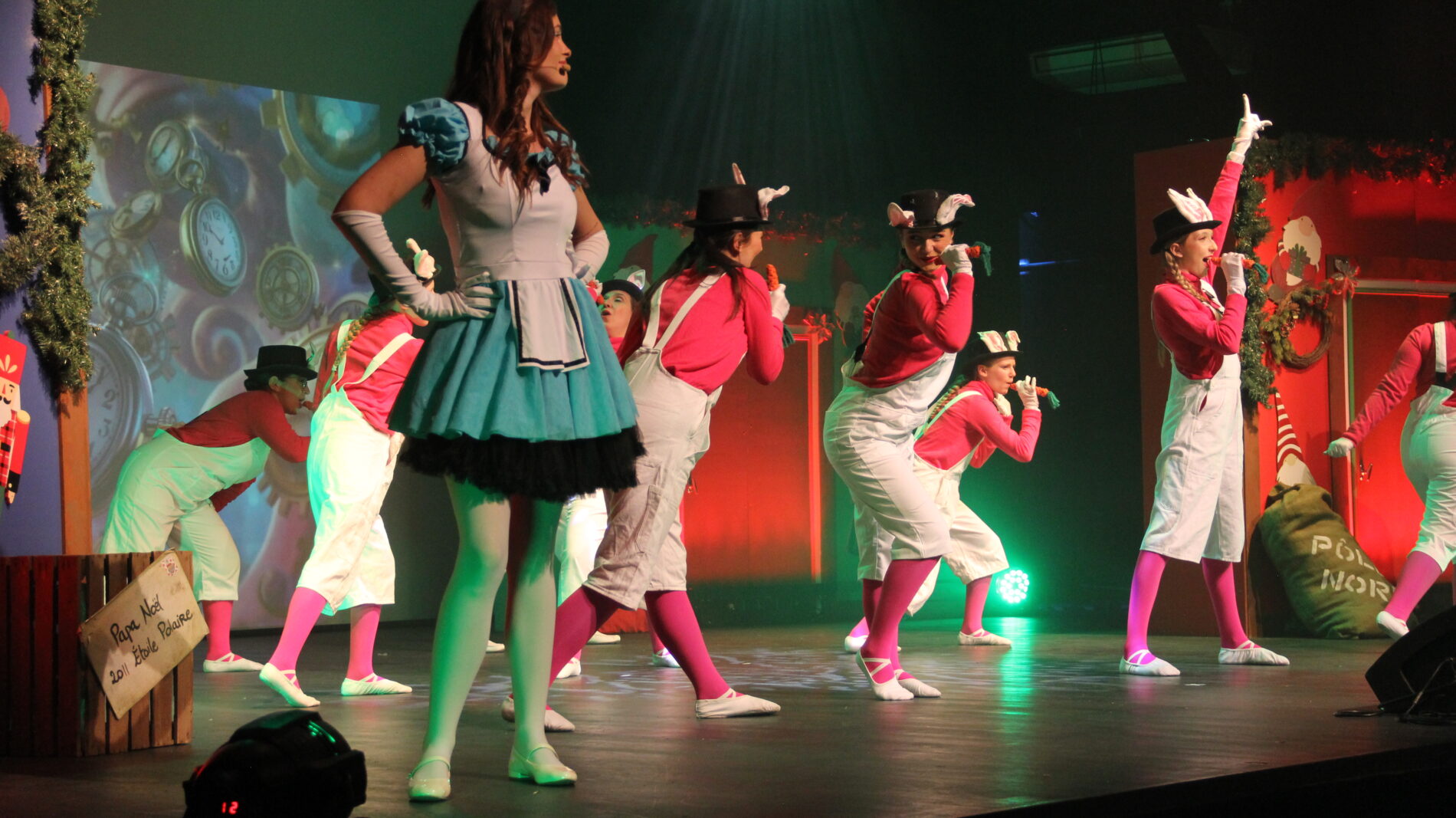 Spectacle jeune public Alice et le miracle de Noël à Roquebrune-sur-Argens